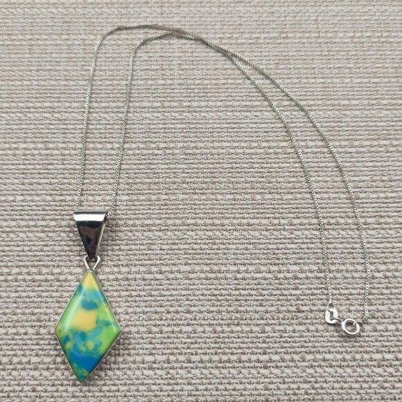 18 Inch Sterling Silver Rainbow Calsilica Stone Pendant Necklace A6324 - Picture 1 of 7
